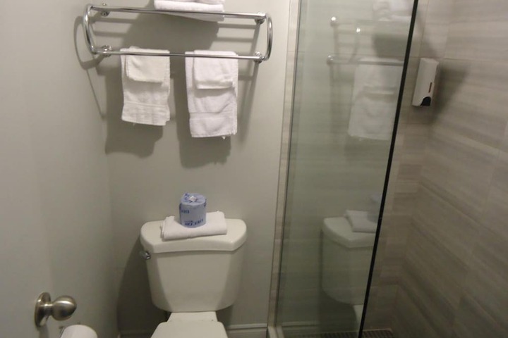 Room 26 of 38