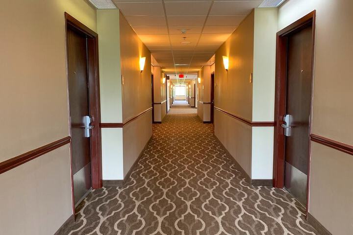 Ballroom/Hall 24 of 25