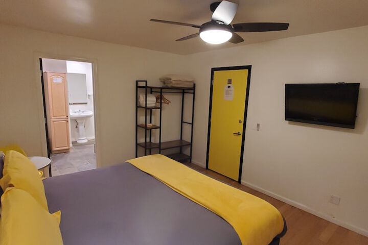 Room 32 of 52