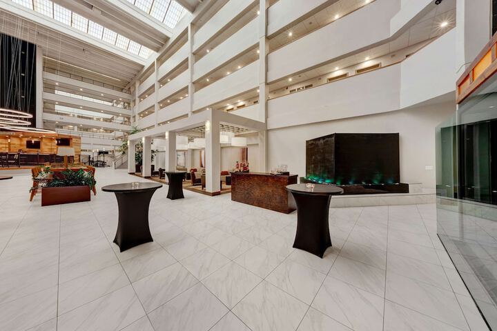 Embassy Suites by Hilton Milwaukee Brookfield