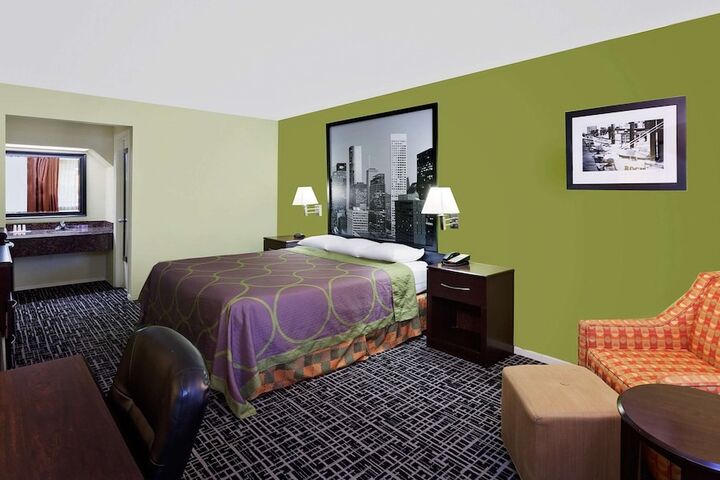 Room 8 of 13