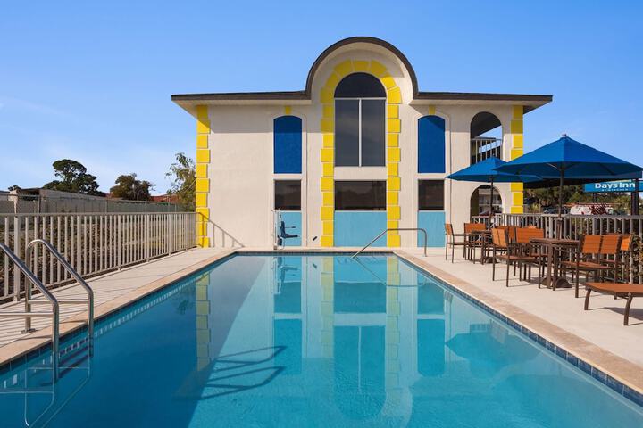 Days Inn by Wyndham Apopka / Orlando