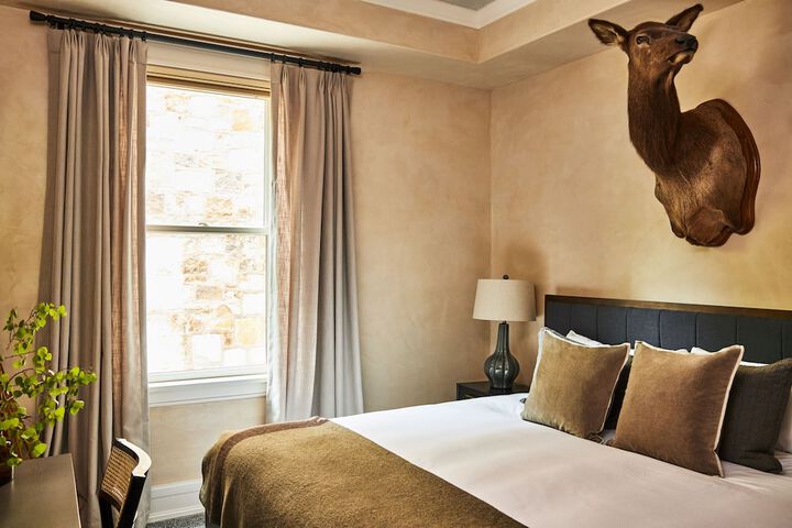 Element 52 Auberge Collection
