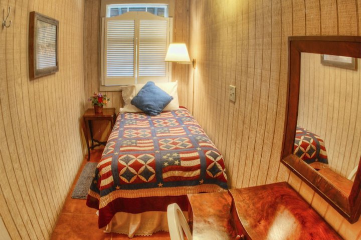 Room 22 of 61
