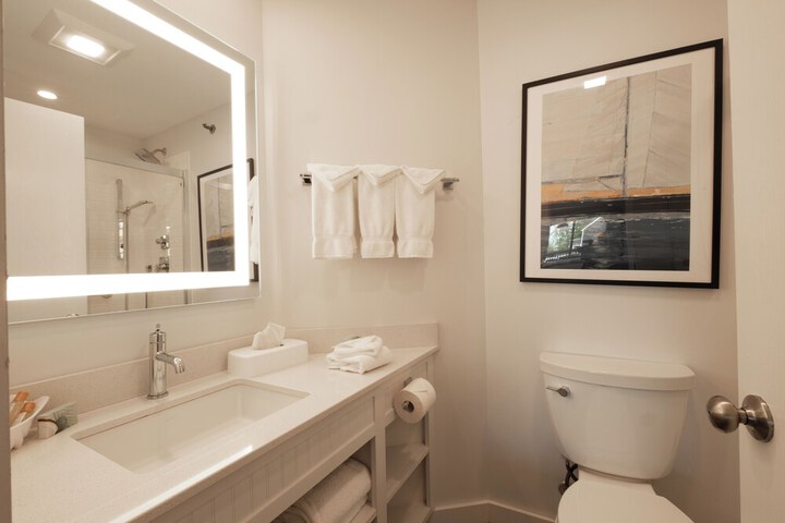Aspinquid Resort