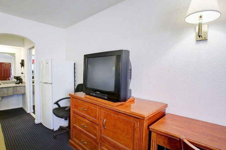 Room 20 of 39