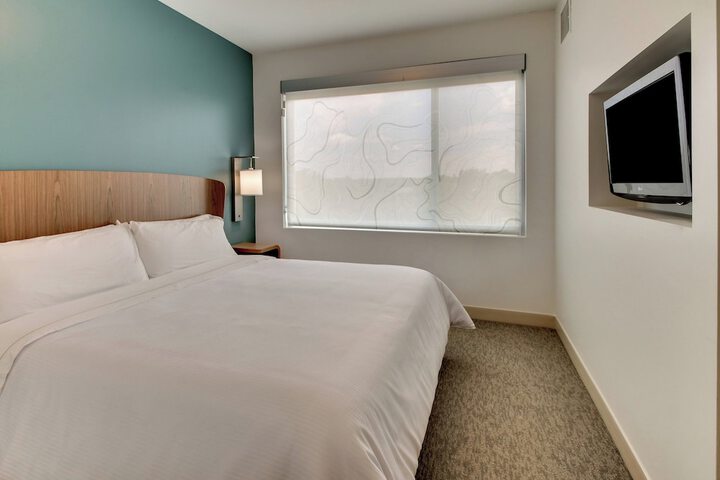 Room 15 of 49