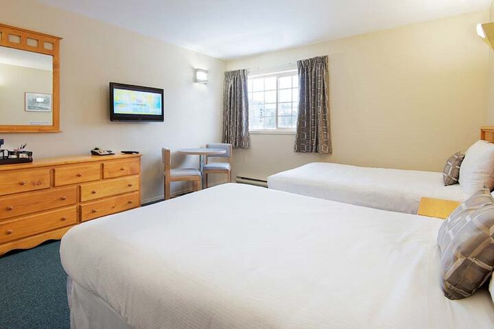 Room 11 of 24