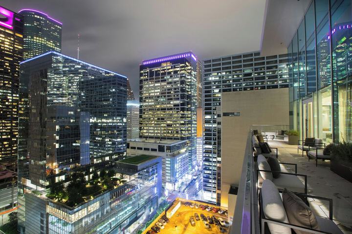 The Laura Hotel Houston Downtown, Autograph Collection
