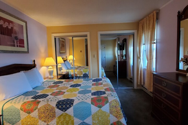Pinebrook Motel