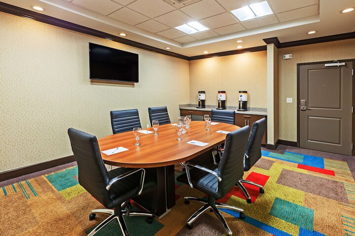 Business Center 47 of 47