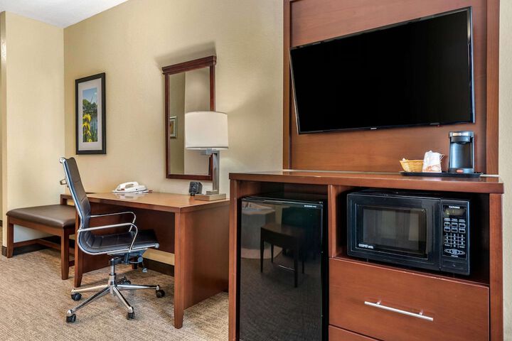 Room 9 of 32