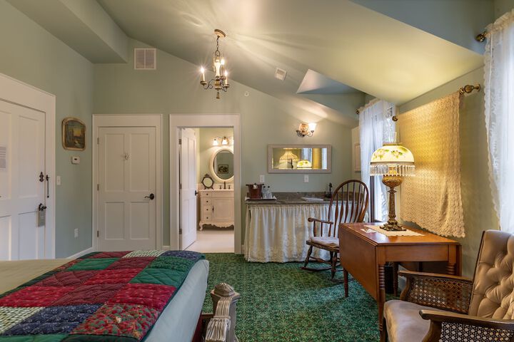 Room 82 of 148