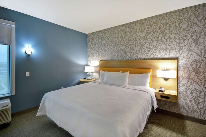 Room 28 of 46