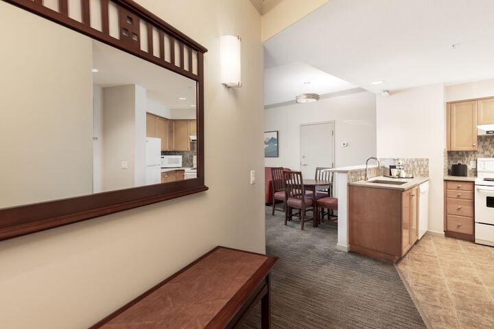 Room 25 of 102