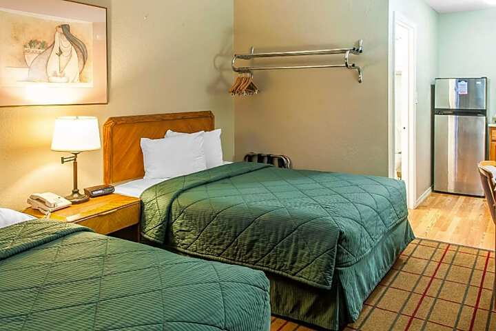 Rodeway Inn East