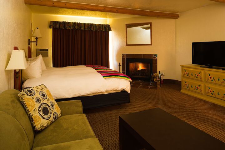 El Pueblo Lodge