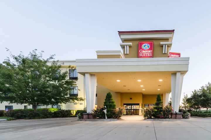 Hotel 4 of 84