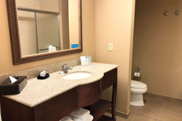 Hampton Inn & Suites Norfolk-Airport