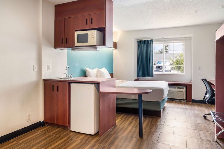 Room 21 of 29