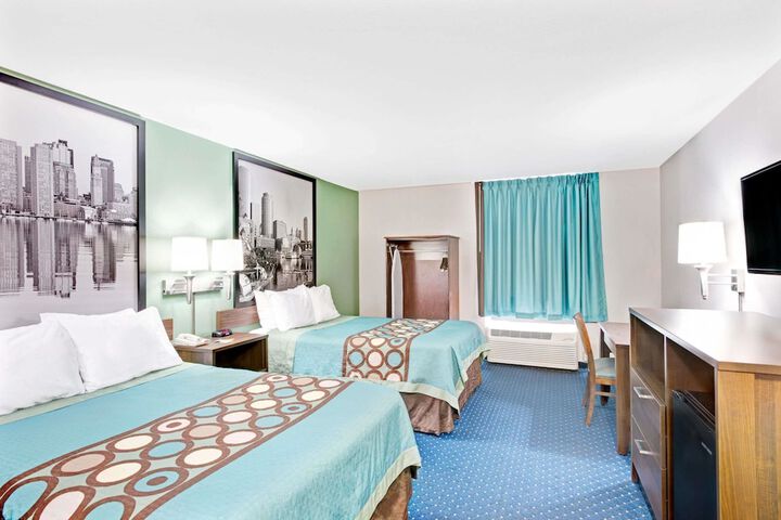 Room 7 of 17