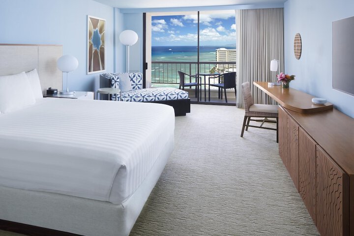 Hyatt Regency Waikiki Beach Resort & Spa