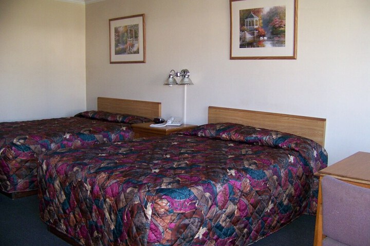 Room 8 of 16