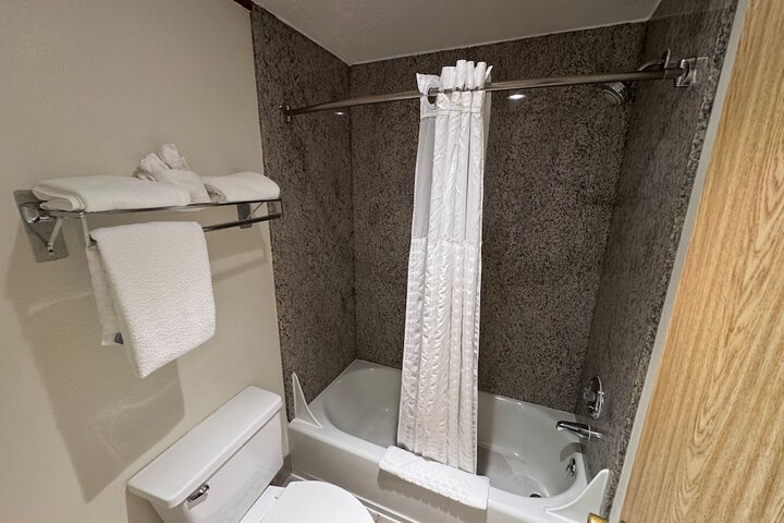 Promenade Inn & Suites Oceanfront