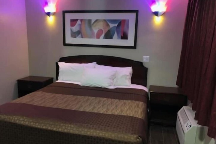 Room 16 of 36