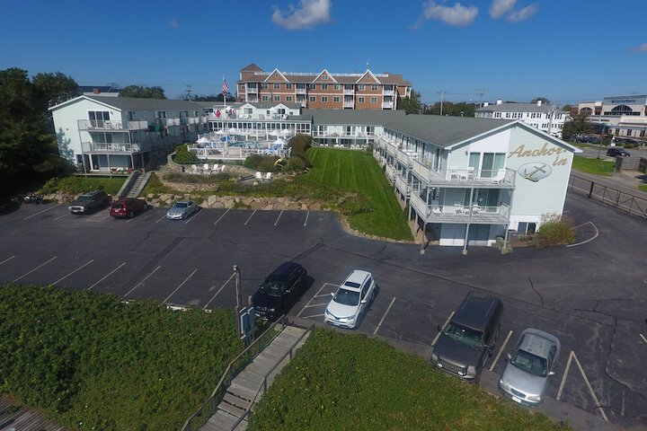 Anchor in Distinctive Waterfront Lodging