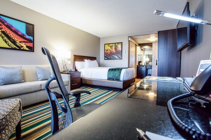 Room 14 of 38