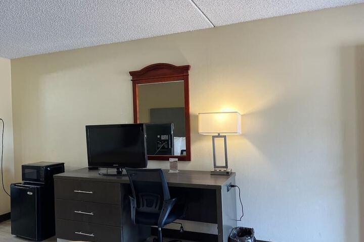 Room 19 of 28