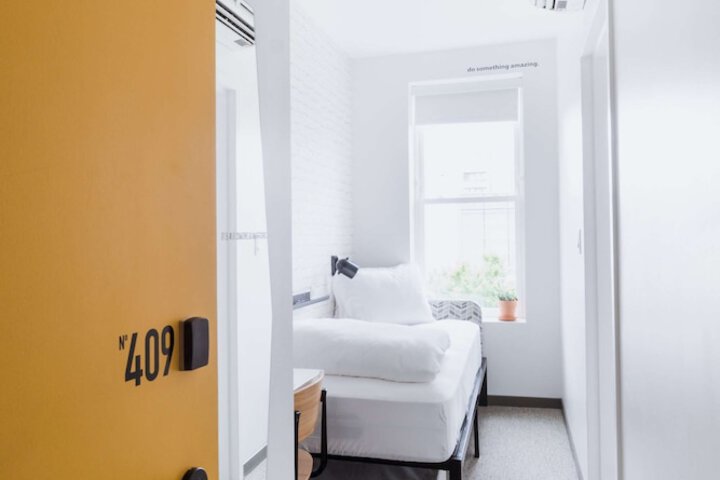 Room 72 of 111