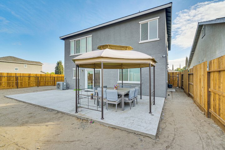Chowchilla Home w / Private Patio!