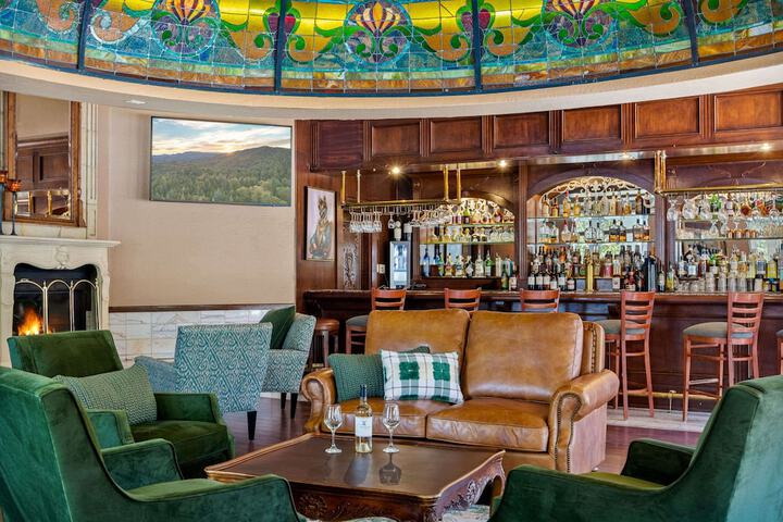 Chateau Big Bear Boutique Hotel BW Signature Collection