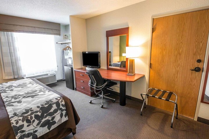 Room 16 of 50
