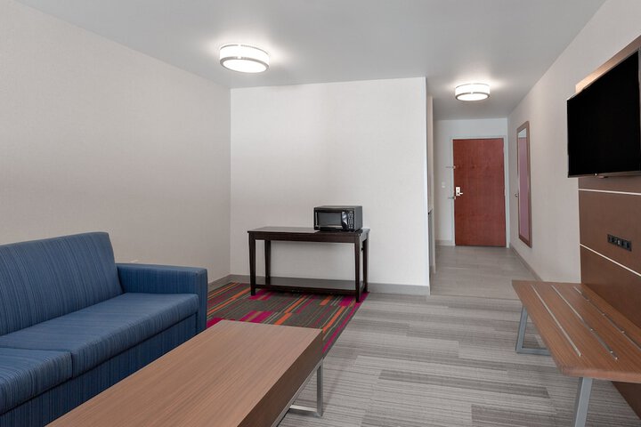 Room 16 of 52