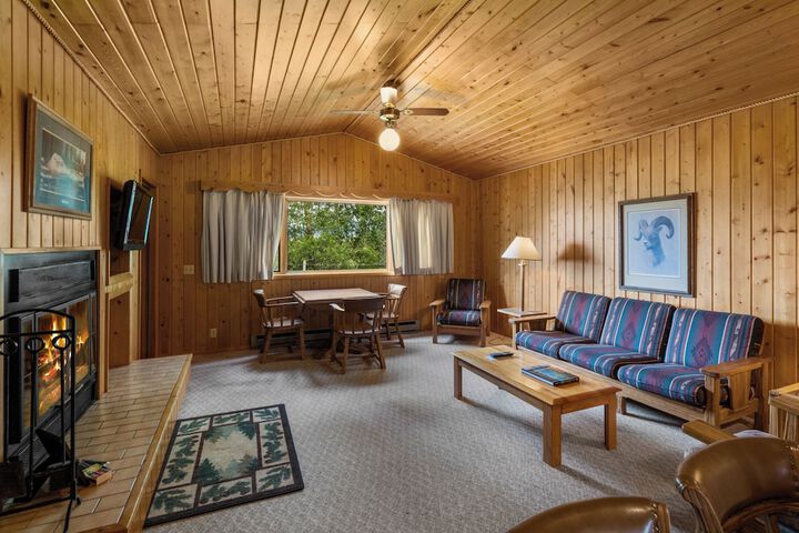El Western Cabins & Lodges