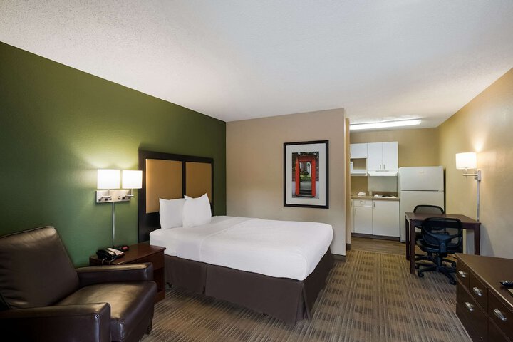 Room 8 of 38