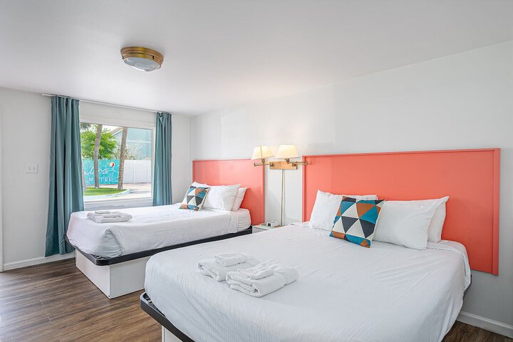 Royal Palms Motel