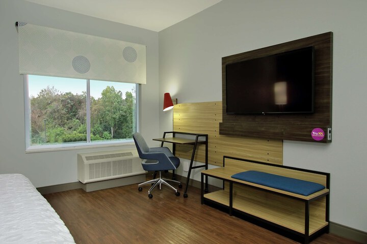 Room 14 of 38