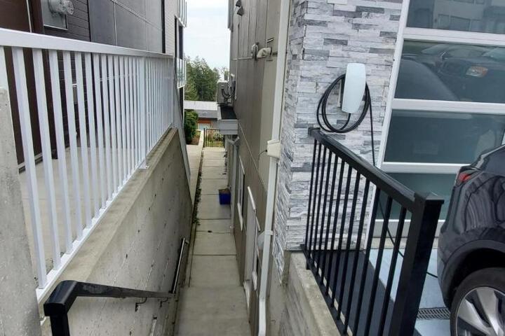 Stunning Ocean View Modern 1 BDR Private Entry Suite