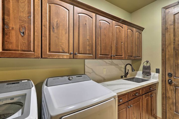 AZ Rim Retreat in Pine W / deck Hot Tub & Views!