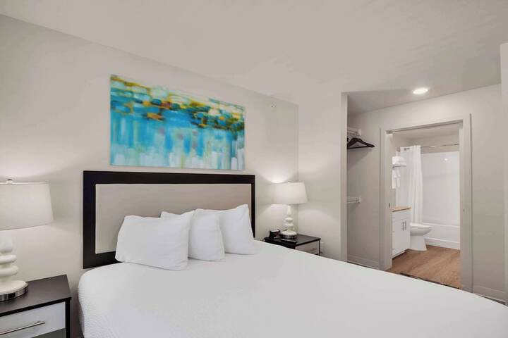 Room 73 of 104