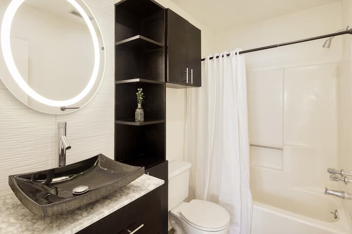 Hemlock by Avantstay Minutes From Folly Beach w / Multiple Patios