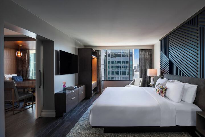Room 34 of 70