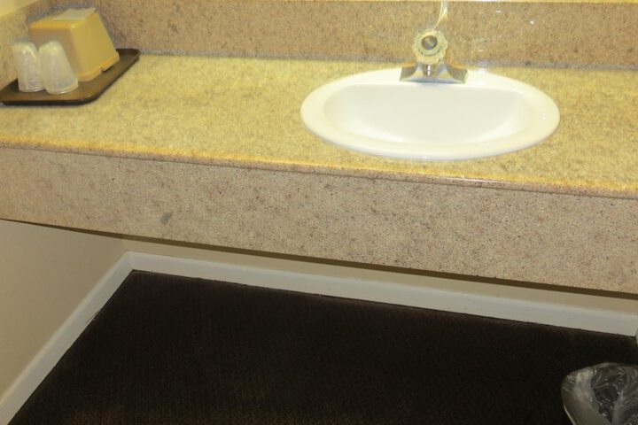 Room 16 of 34