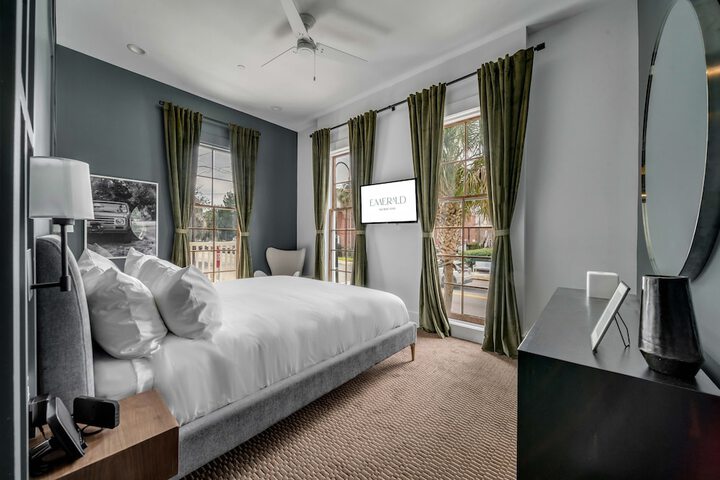 Room 8 of 14