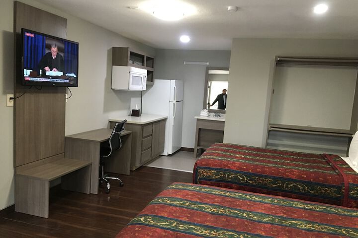 Room 10 of 15