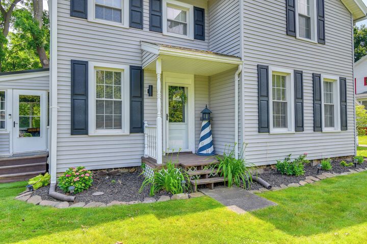 Sodus Point Home - Walkable to Beach!